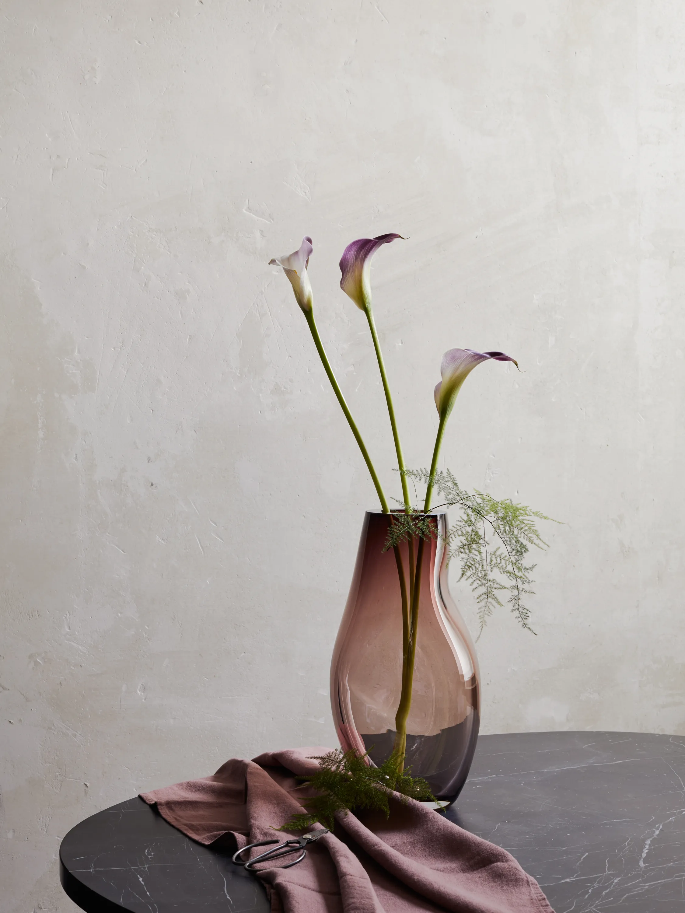 Supernova 4 blown glass vase in silver smoke red by ELOA