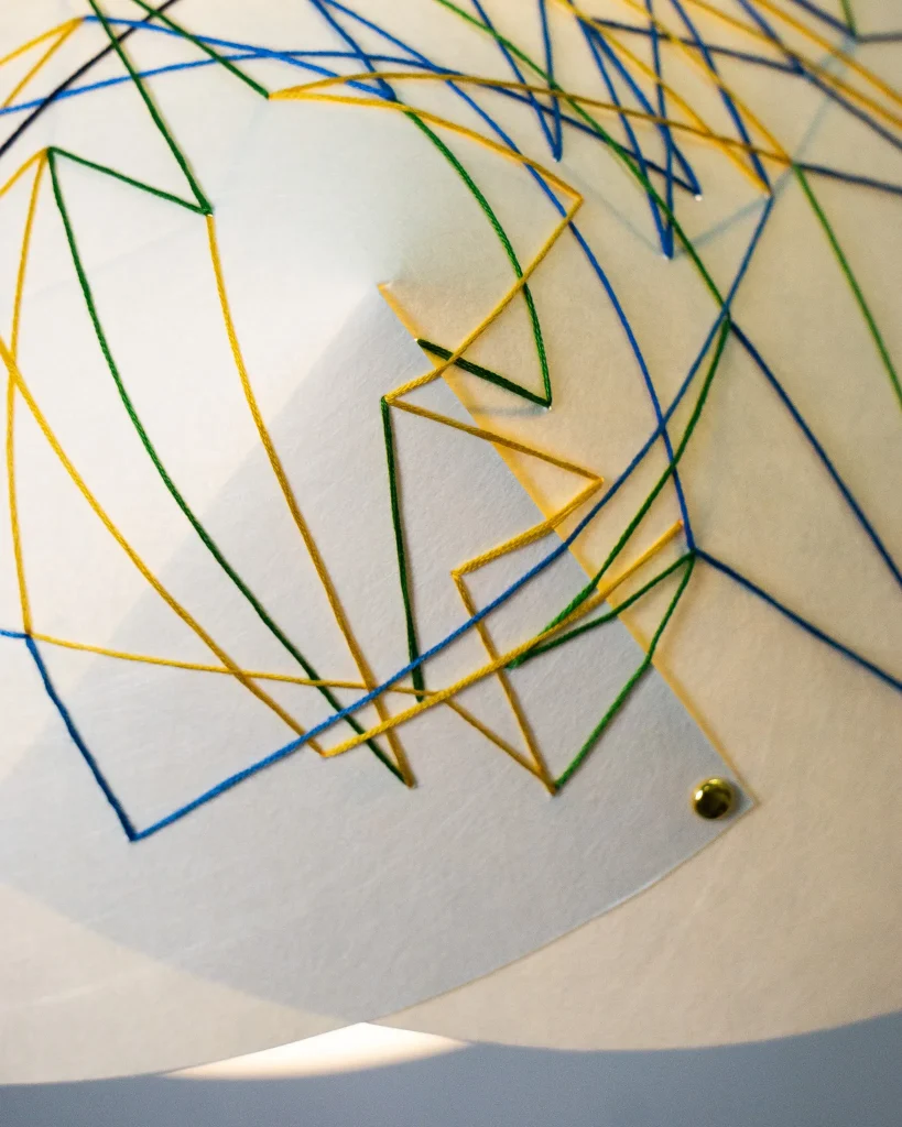 Concha Embroidure Pendant Lamp in Paper and Brass — 14