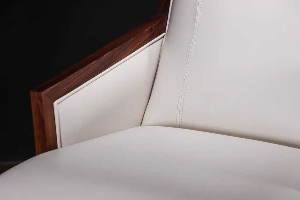 Belgrano - Contemporary Lounge Chair In Wood And Leather — 14