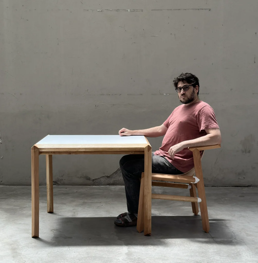 Gallery Desk — 5