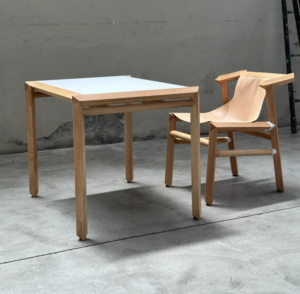 Gallery Desk — 6