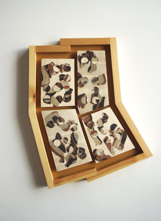 Frame – Stoneware & Oak Wall Art