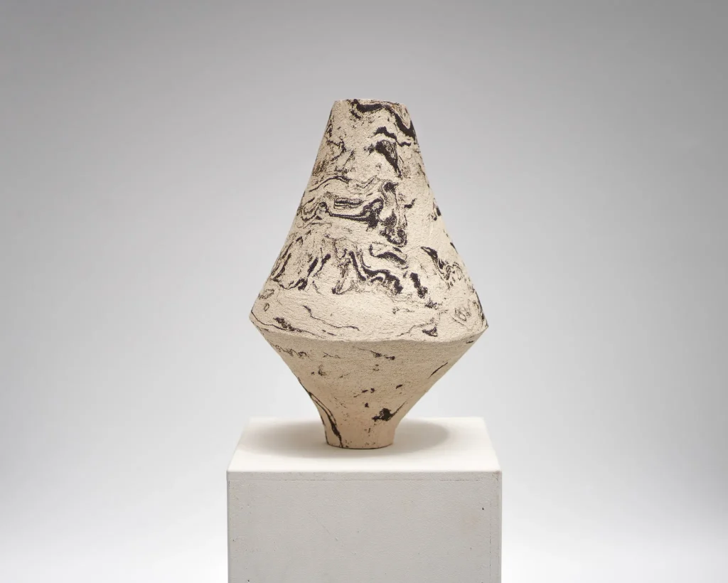 Duotone | White And Black | Vase No. 3 — 3