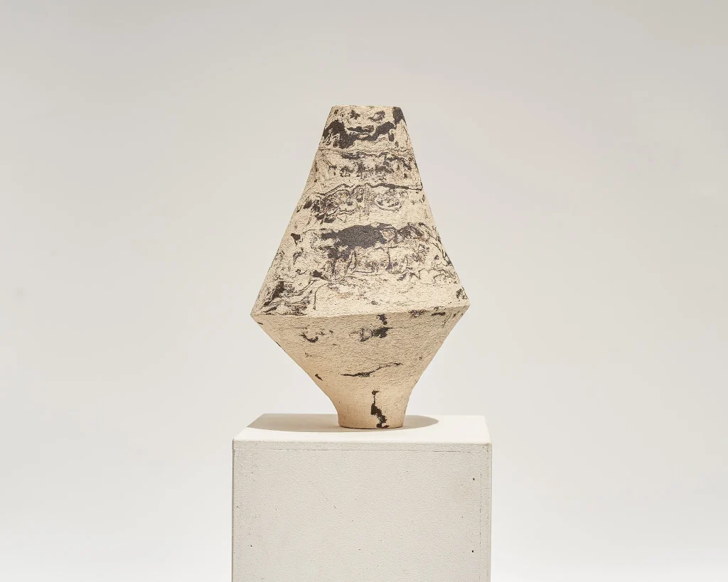 Duotone | White And Black | Vase No. 3 — 4