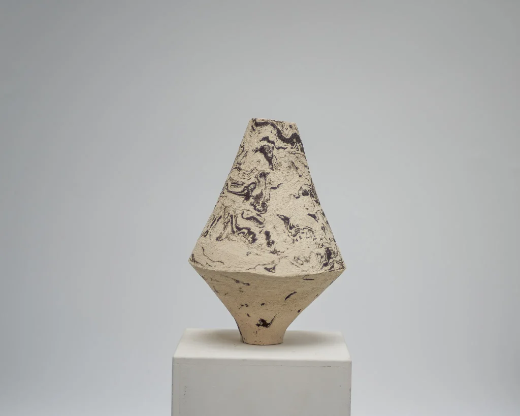 Duotone | White And Black | Vase No. 3 — 5