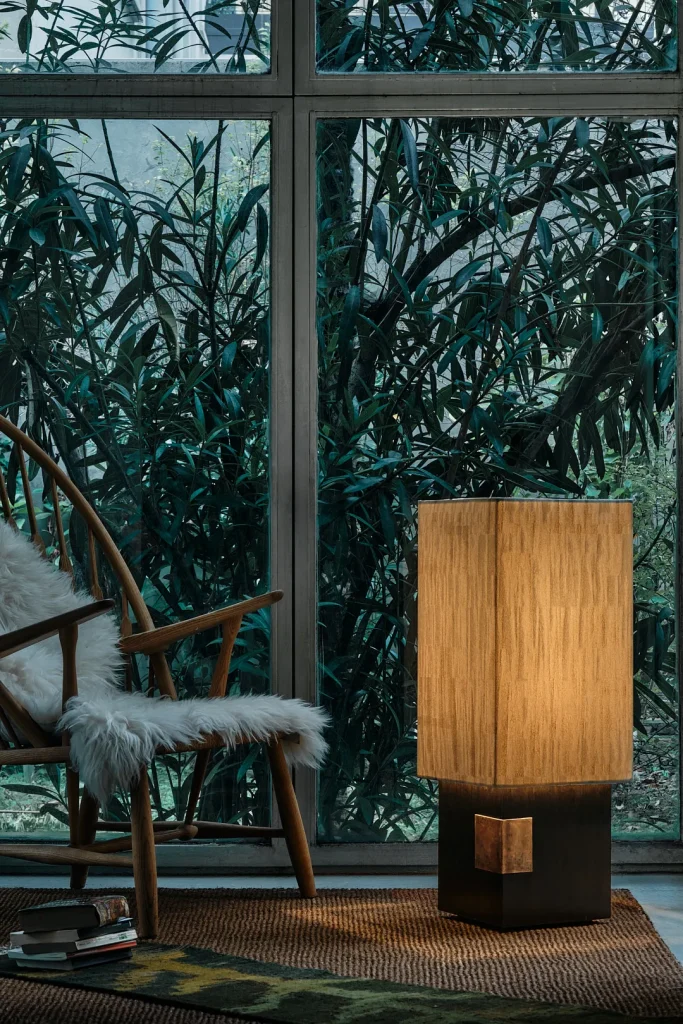 Orhée Noir Floor Lamp in African Ebony Wood — 2