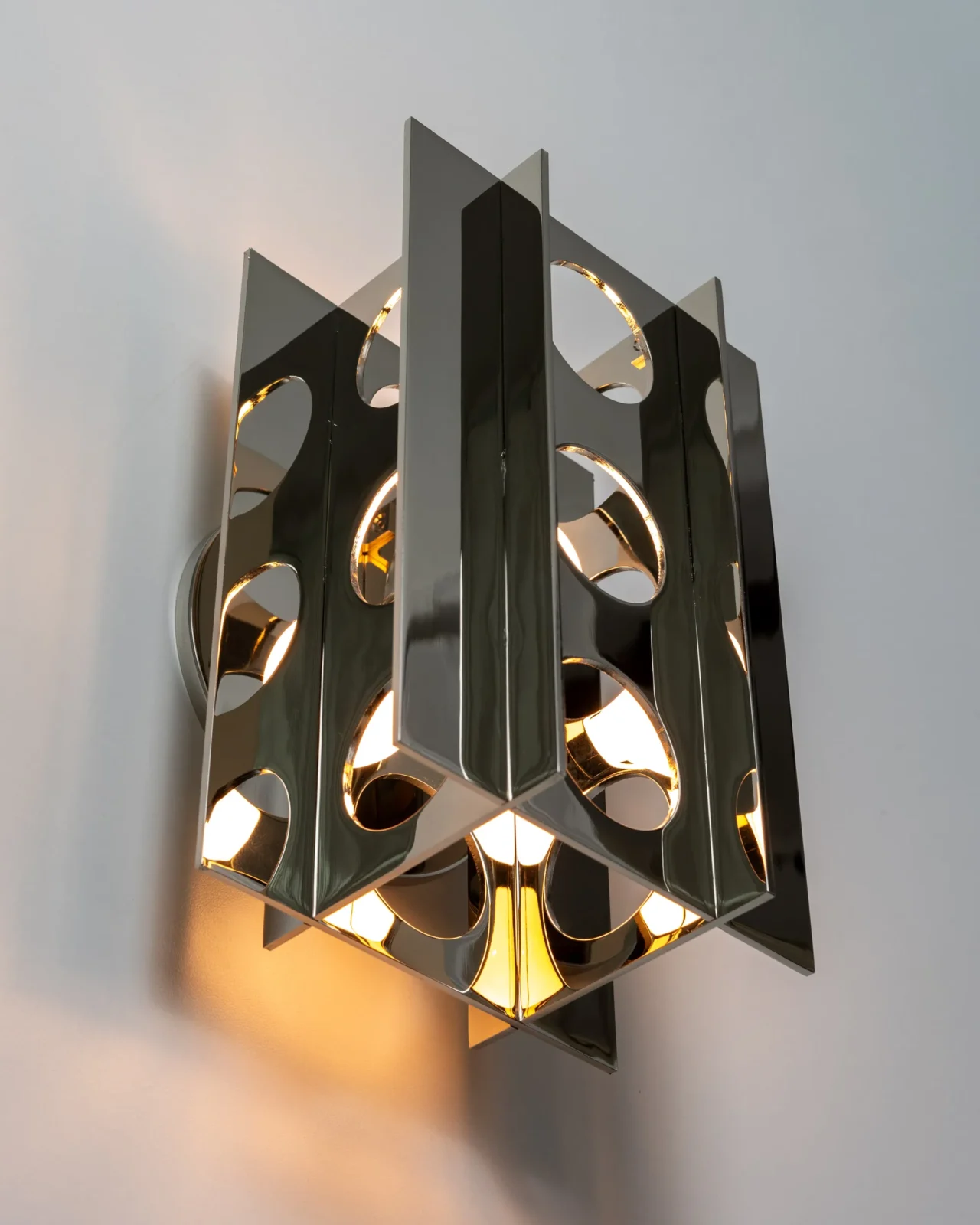 Tenfold 3 T Wall Sconce - Mirror Polished — 5
