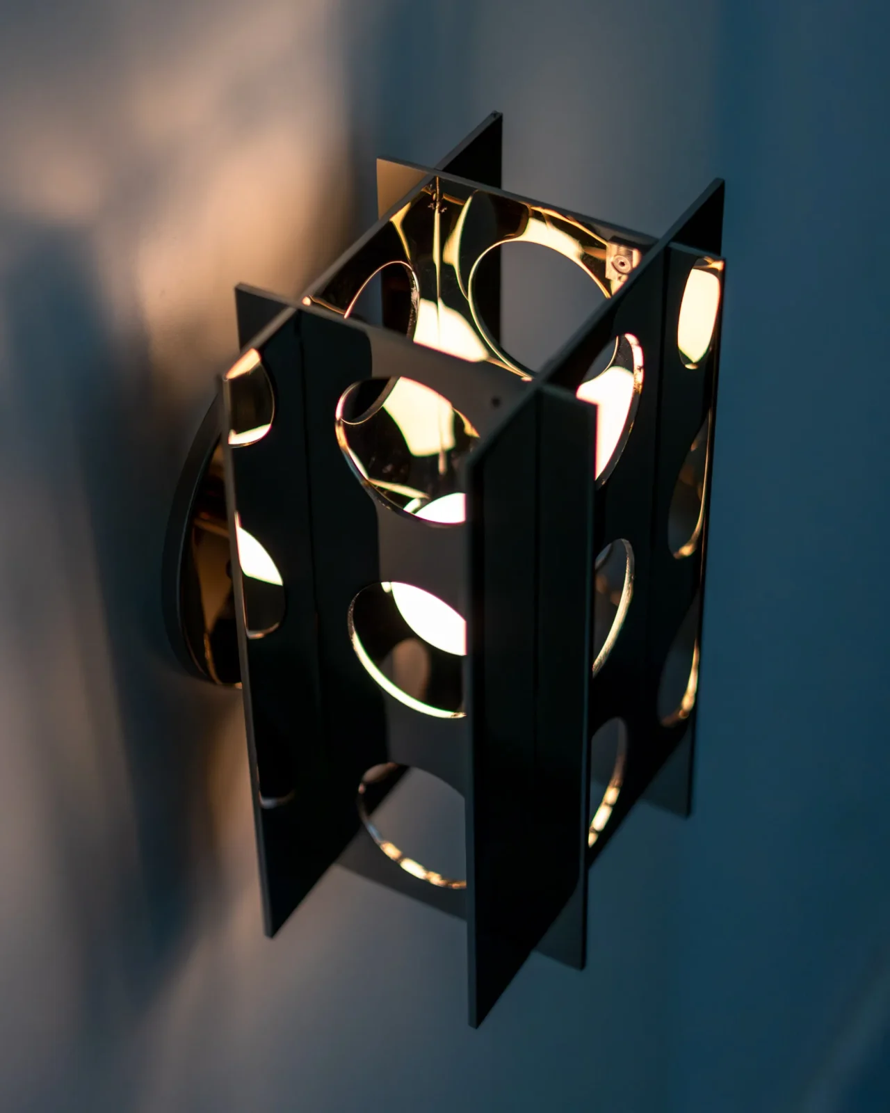 Tenfold 3 T Wall Sconce - Mirror Polished — 7