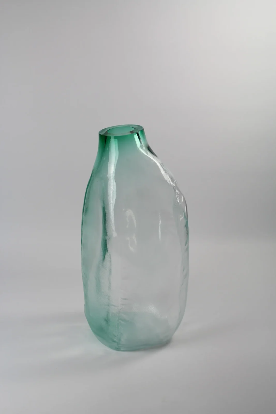 105 Ltr Forms - Emerald Green Glass Object — 3