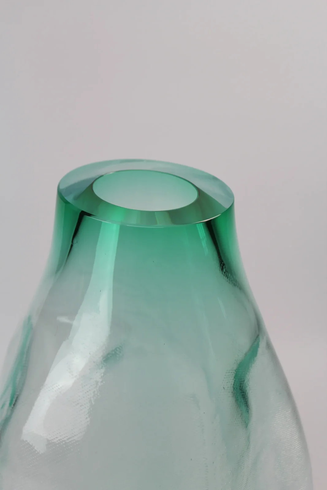 105 Ltr Forms - Emerald Green Glass Object — 5