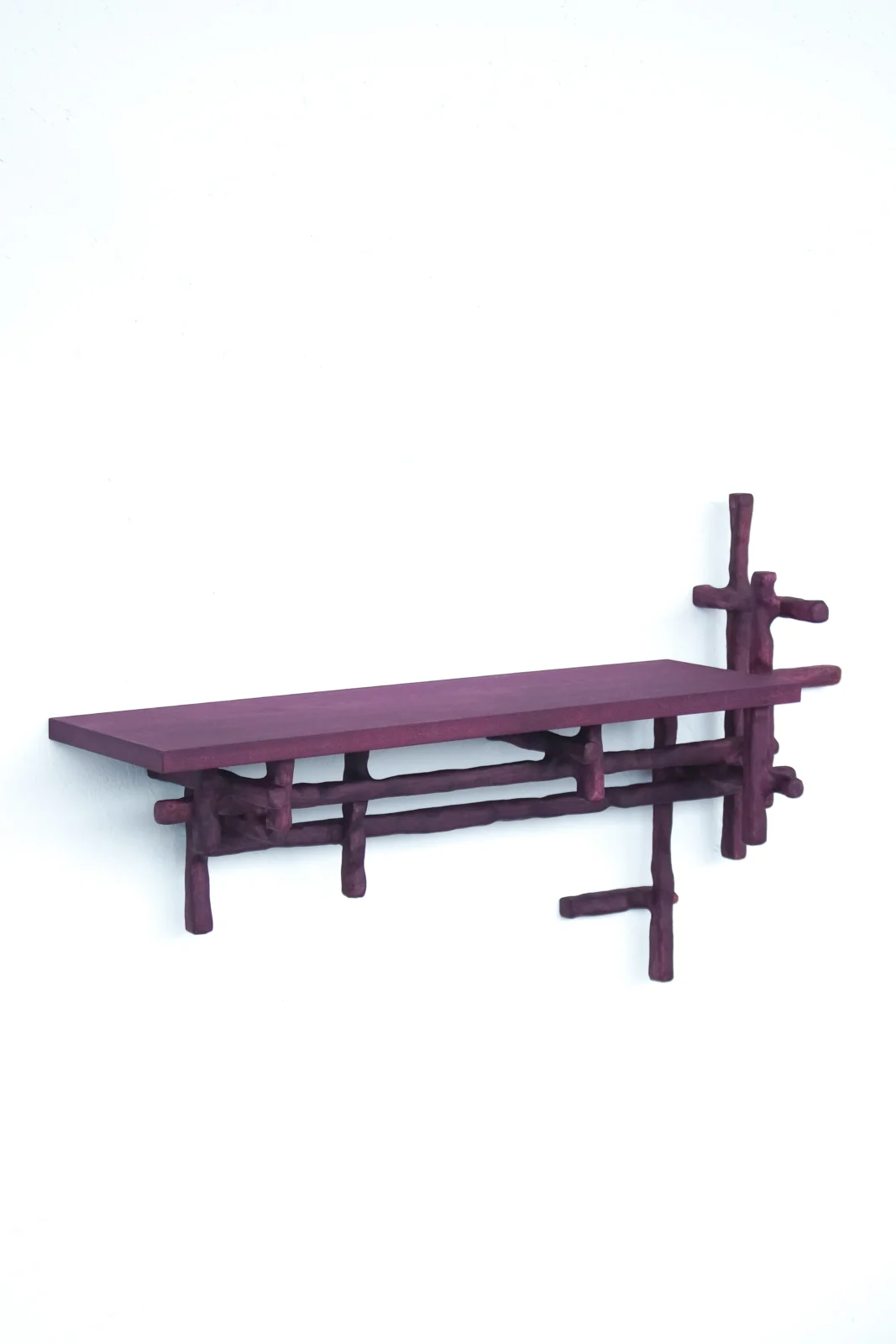 Hedera oak wall shelf by Studio Onno Adriaanse with hidden mounting system