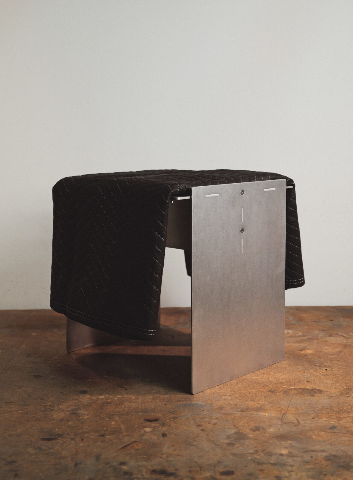 Flat Metals - Seat 01 — 2