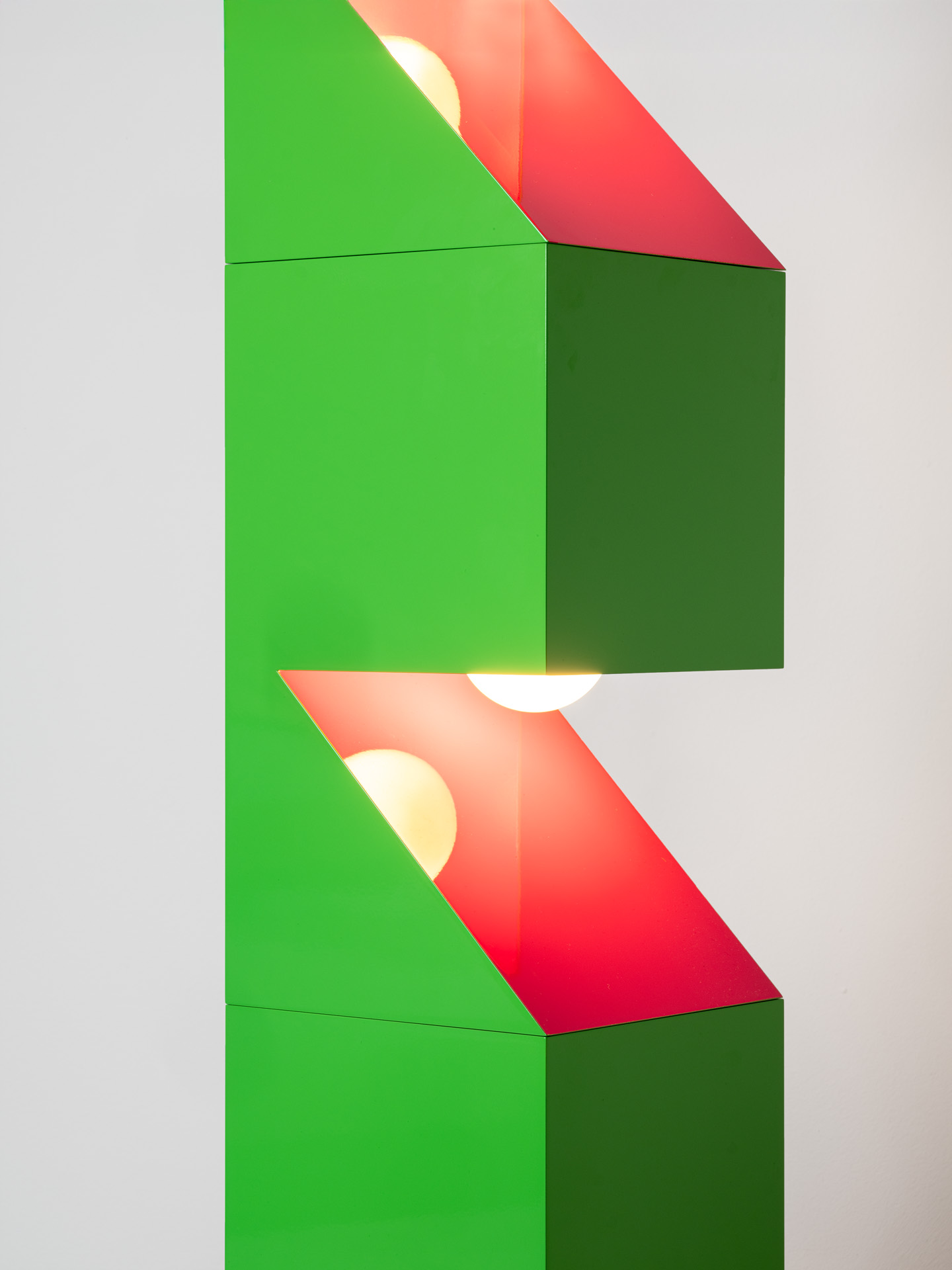Nefertiti Floor Lamp in Aluminum