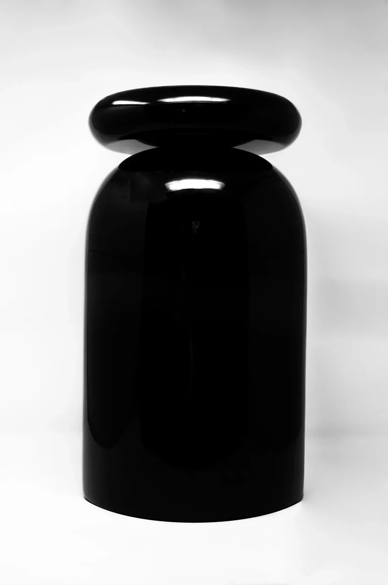 Cult Stool - Sculptural Side Table In Black Laquer — 5