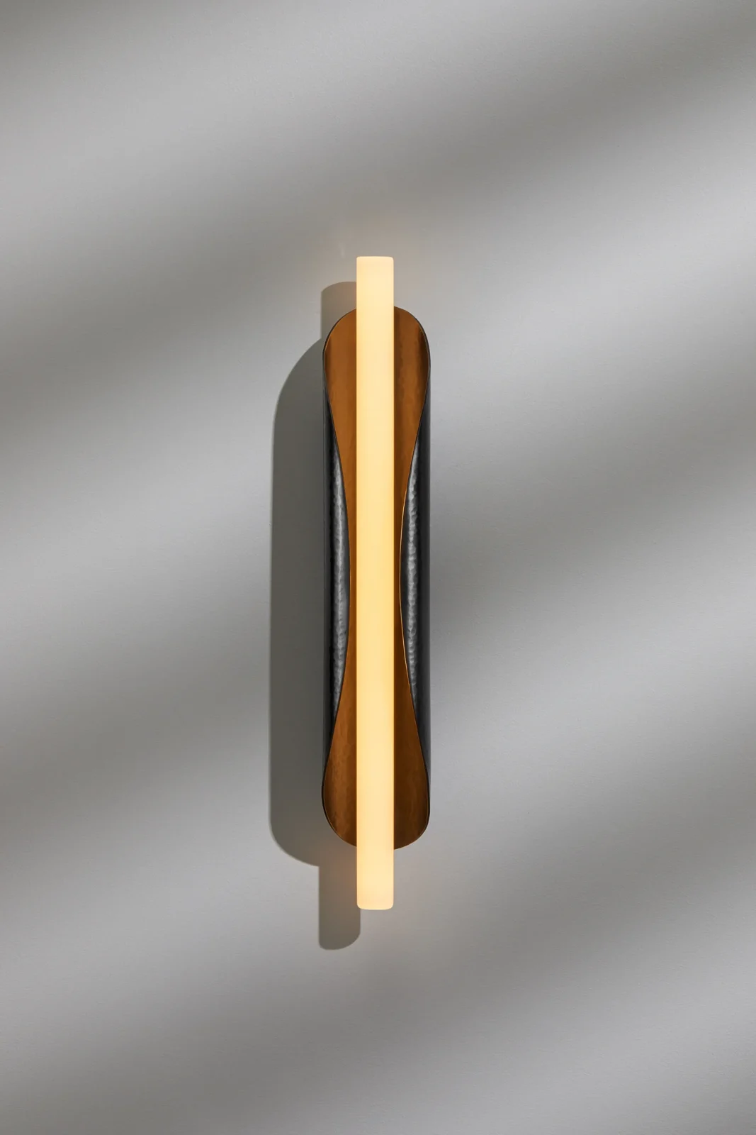 Taco De Luz 50cm - Black Patinated Brass Wall Lamp — 9