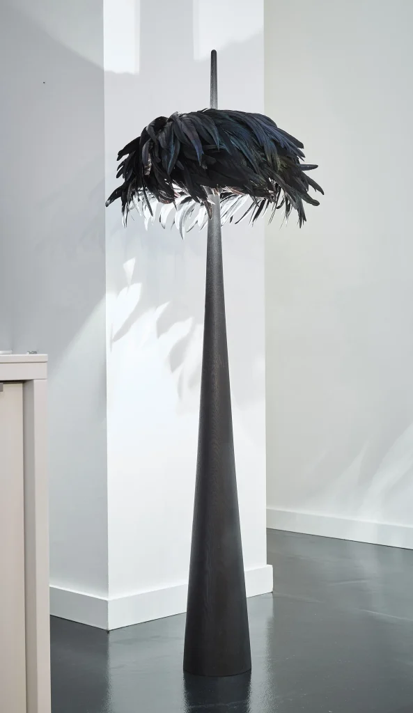 Luna Crescente Floor Lamp in Feathers and Oak Wood — 3