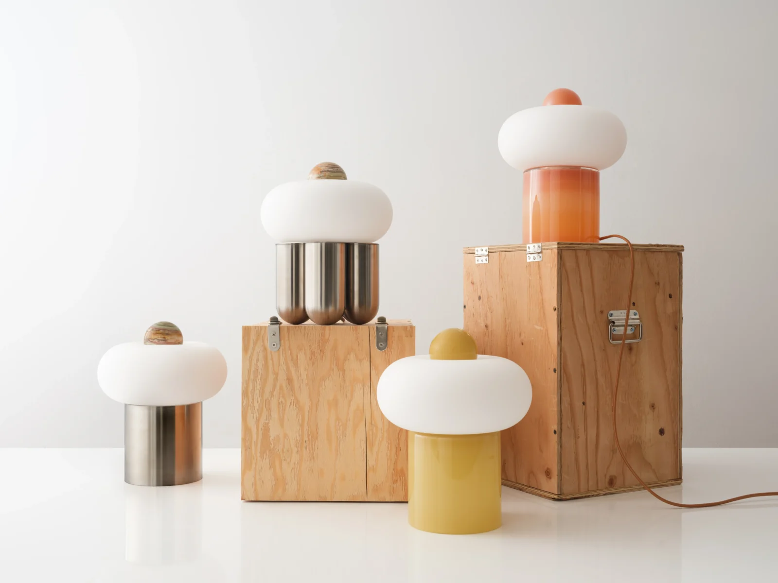 Capsula 04 Table Lamp in Blown Glass — 10