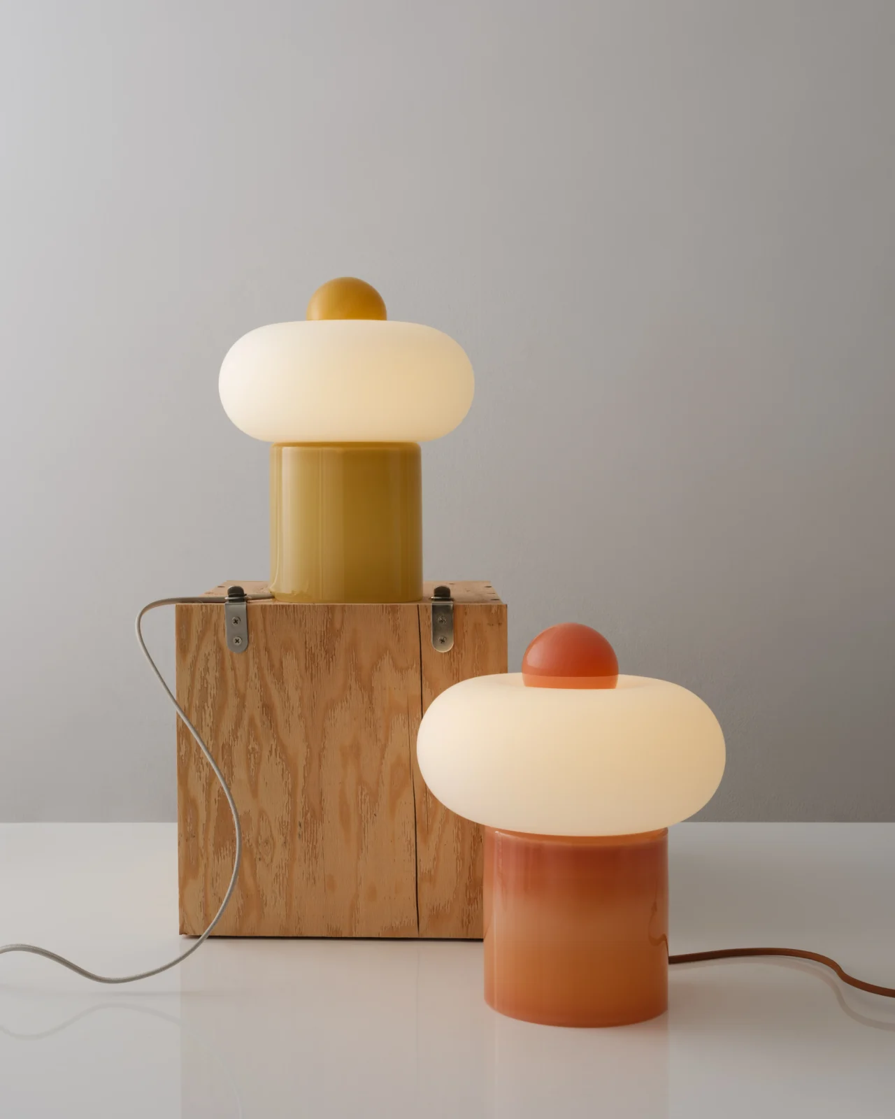 Capsula 04 Table Lamp in Blown Glass — 4