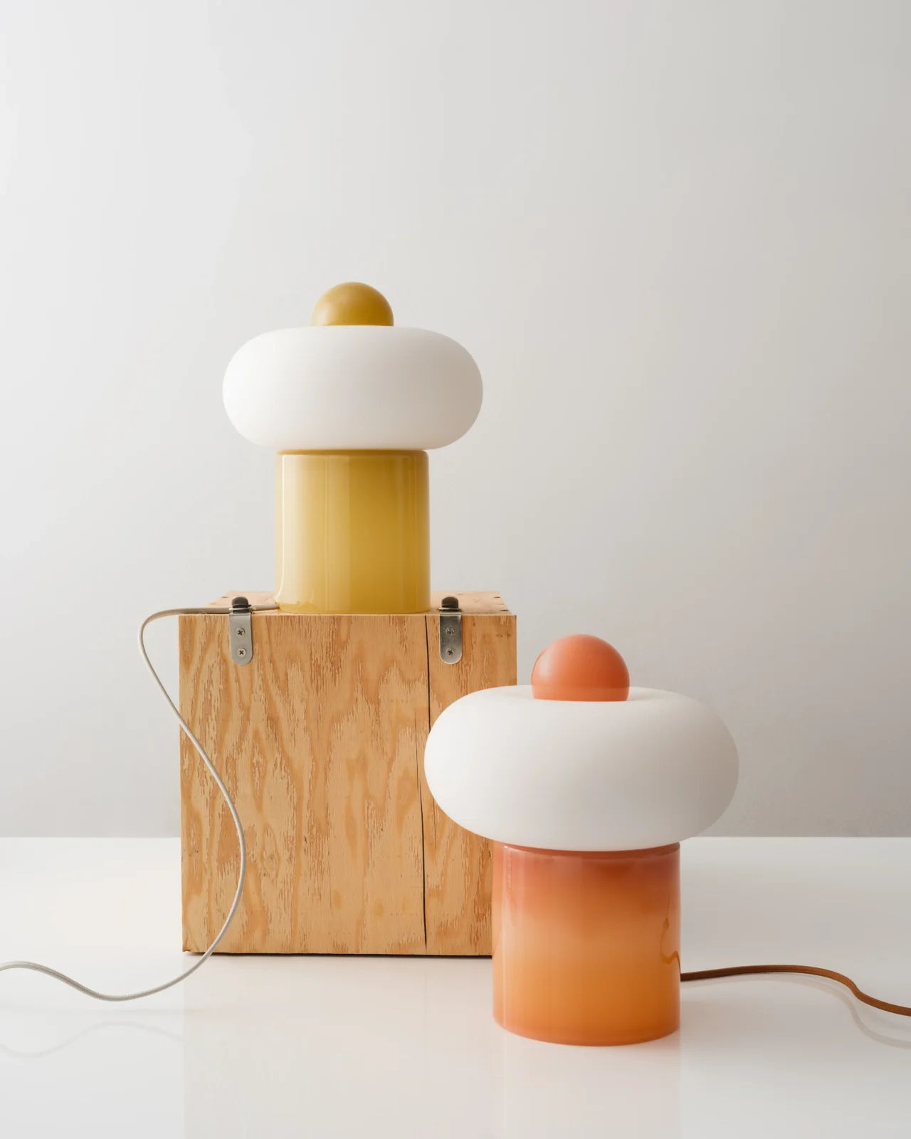 Capsula 04 Table Lamp in Blown Glass — 9