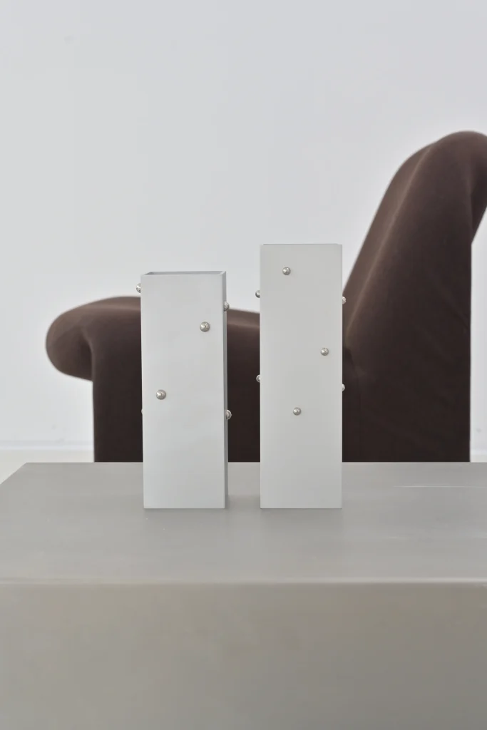 Mono Vase — 2