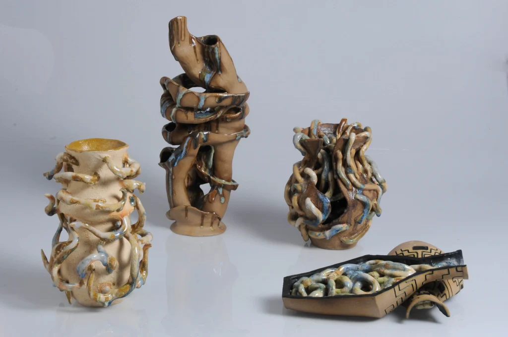 Atravesar - Stoneware Collectible Sculpture — 3