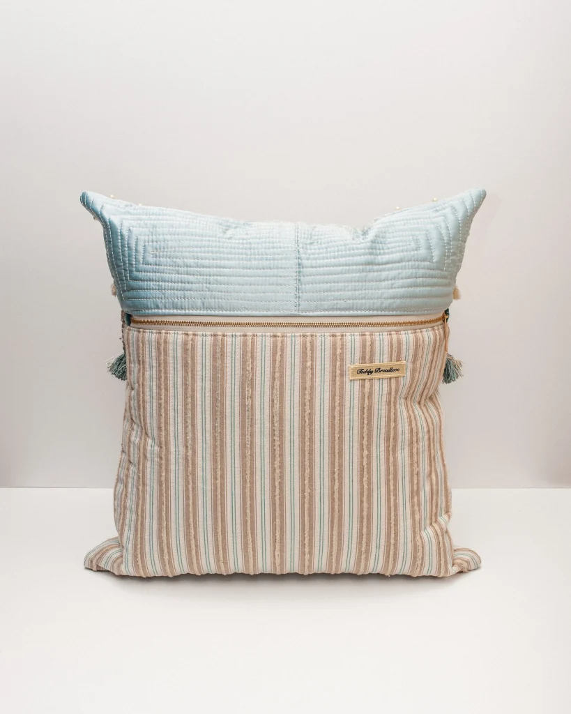 Cushion 02 — 2
