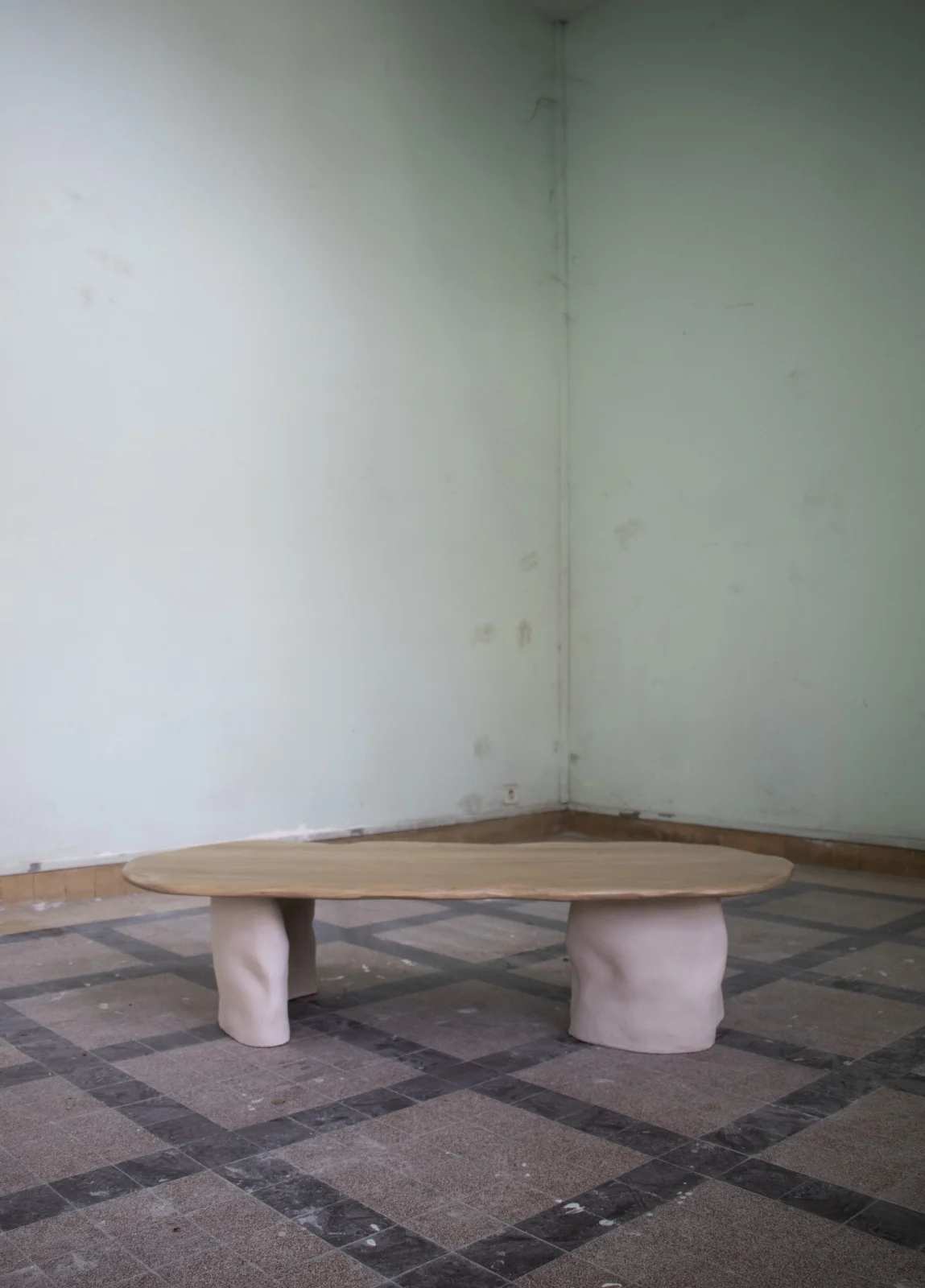 Noa Table — 8