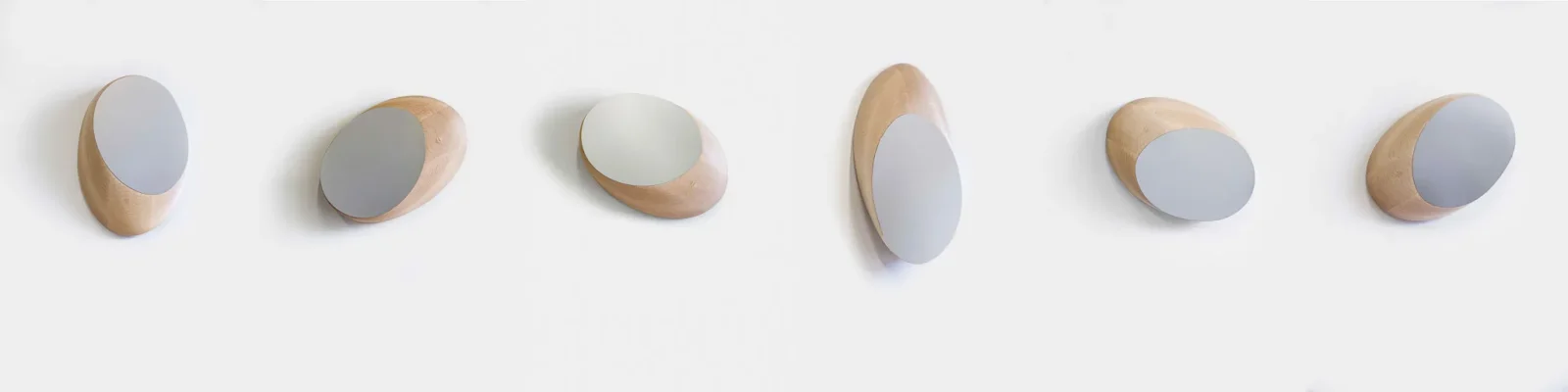 Maple Mirror E — Ves Medium — 2