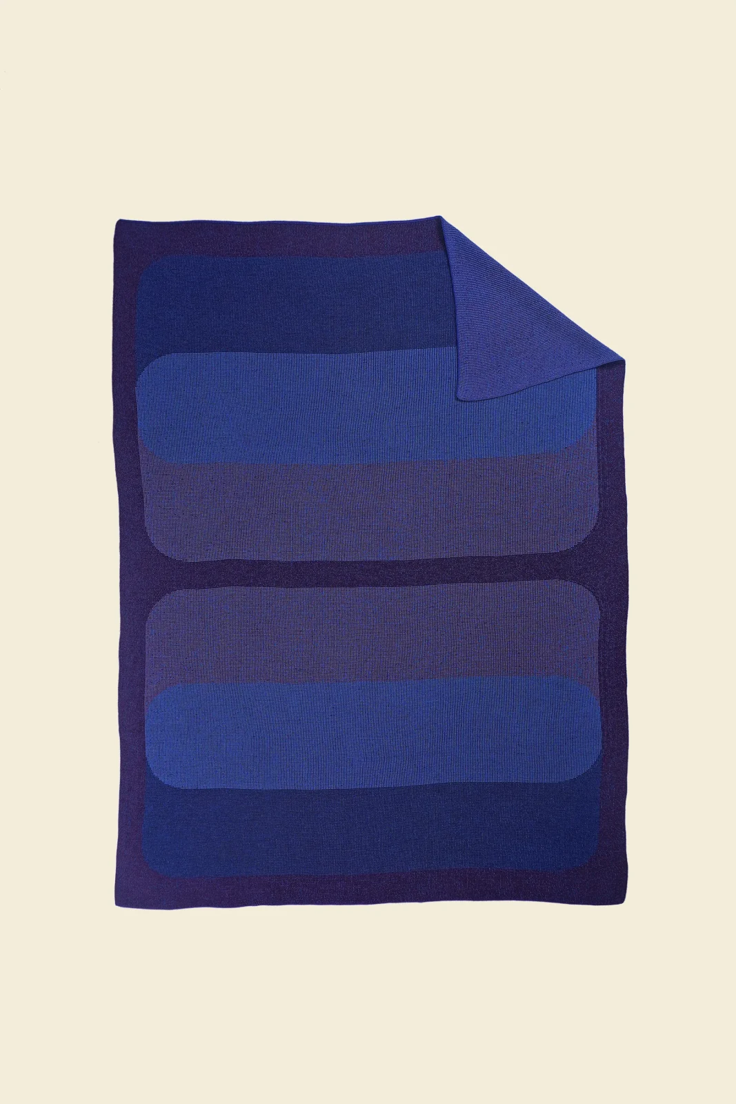 Graphic Blanket In Blue/grey - Boi X Leigh Bagley — 12