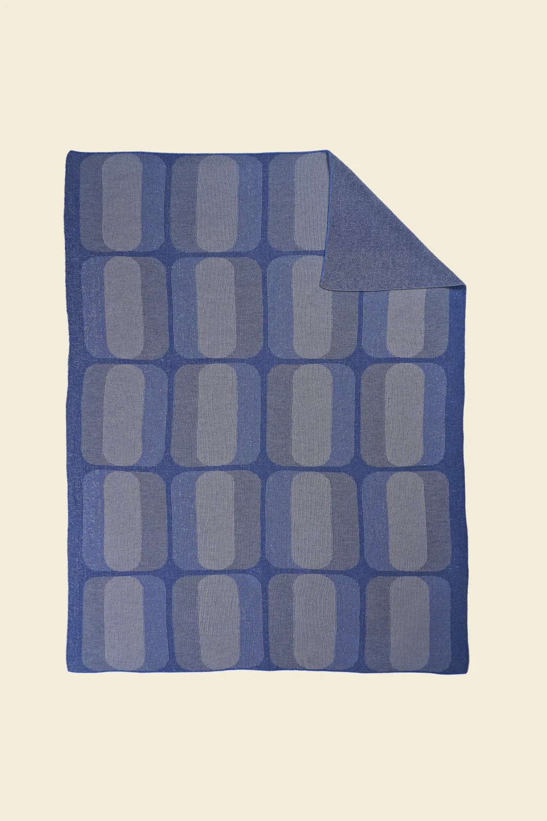 Graphic Blanket In Blue/grey - Boi X Leigh Bagley — 3