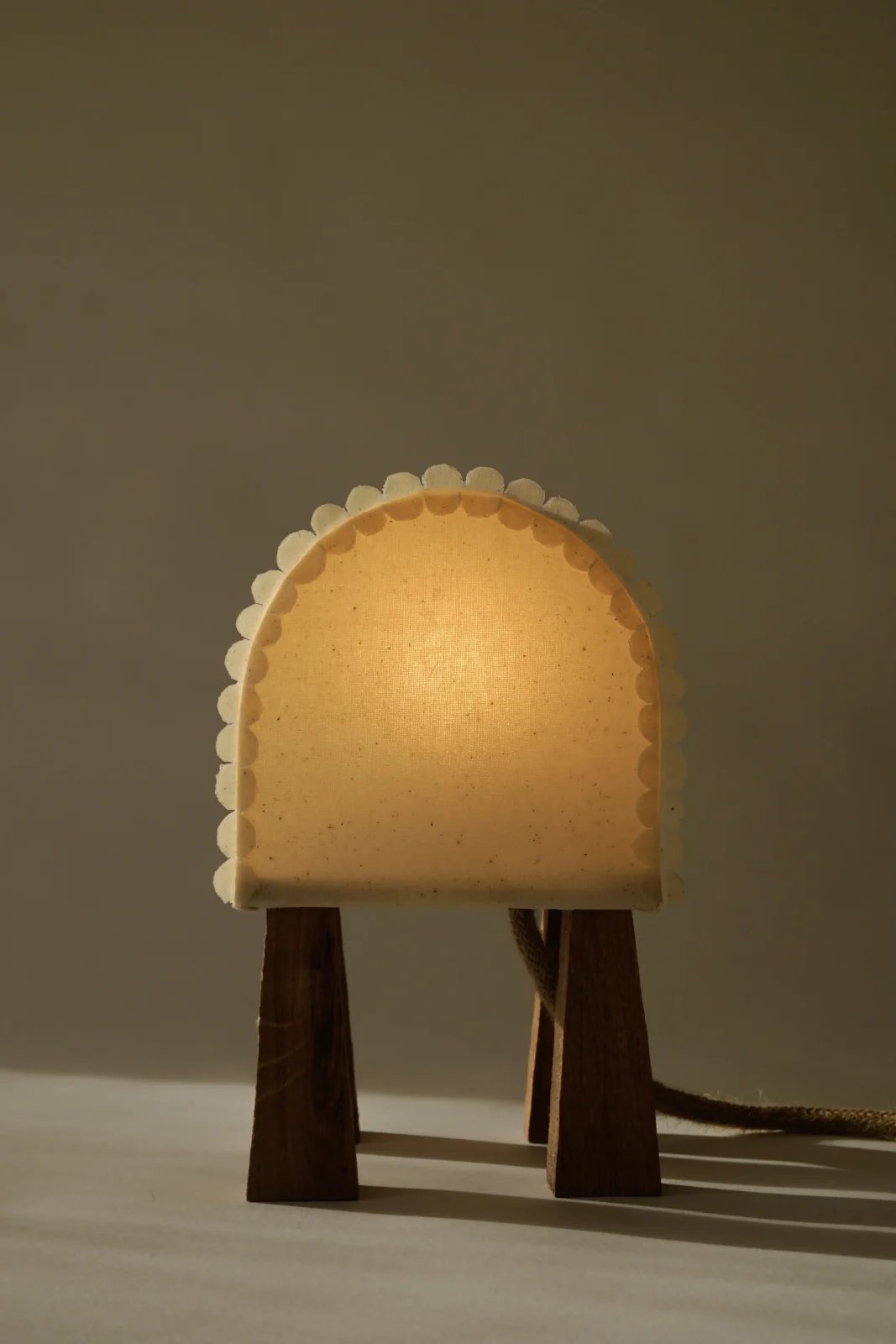 Owca Small Table Lamp In Cotton And Oak Wood — 2