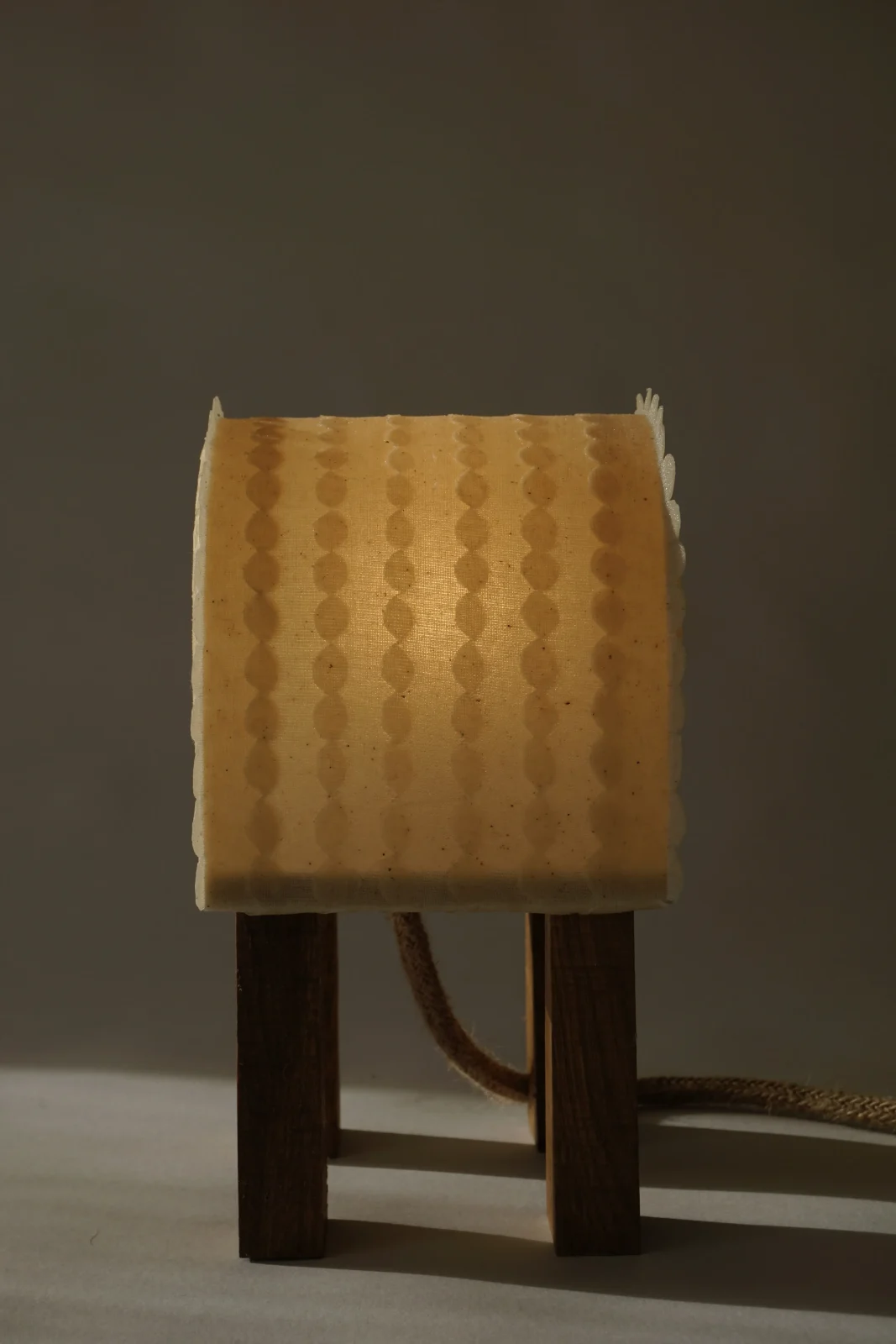 Owca Small Table Lamp In Cotton And Oak Wood — 3