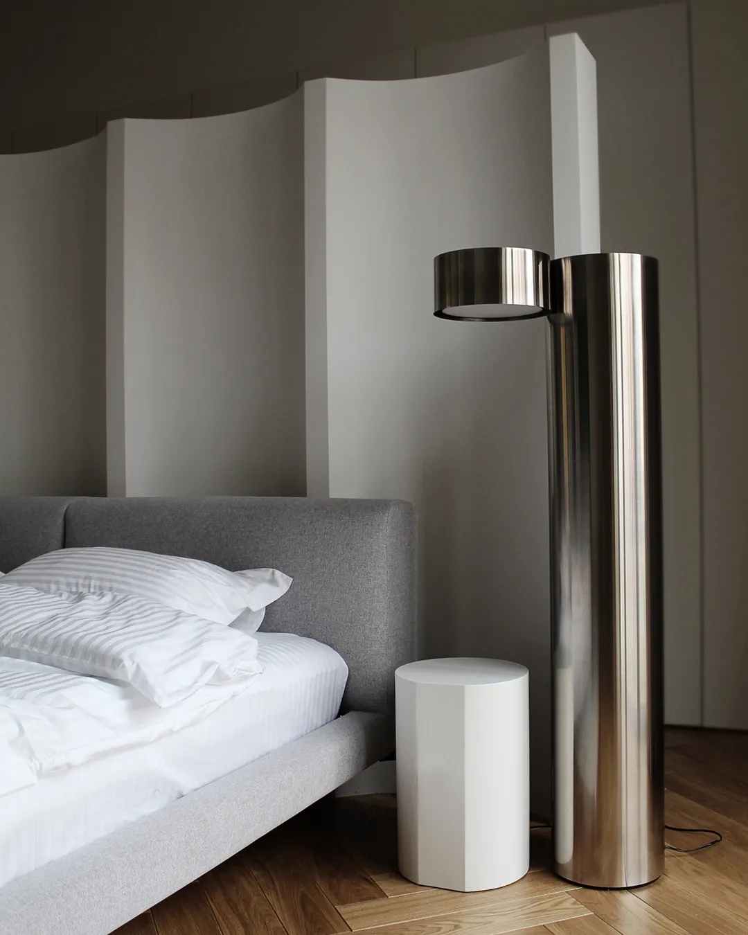 X Floor Lamp in Stainless Steel — 10