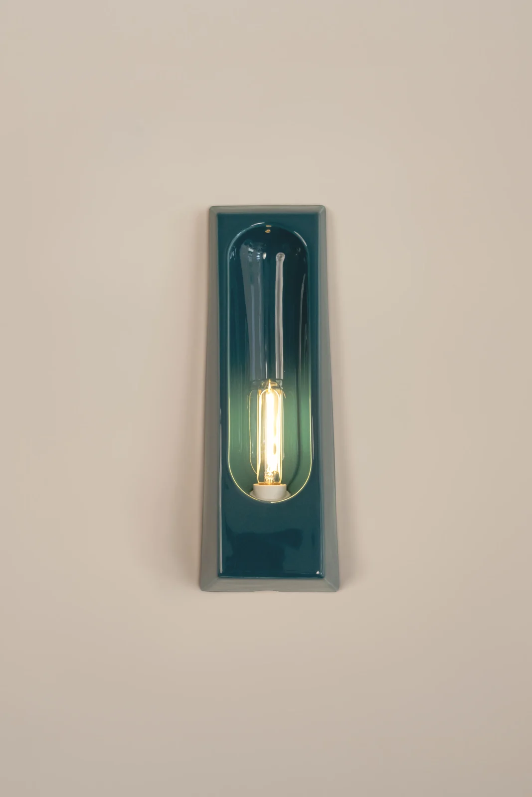 Alcove European Wall Sconce In Glazed Ceramic — 7