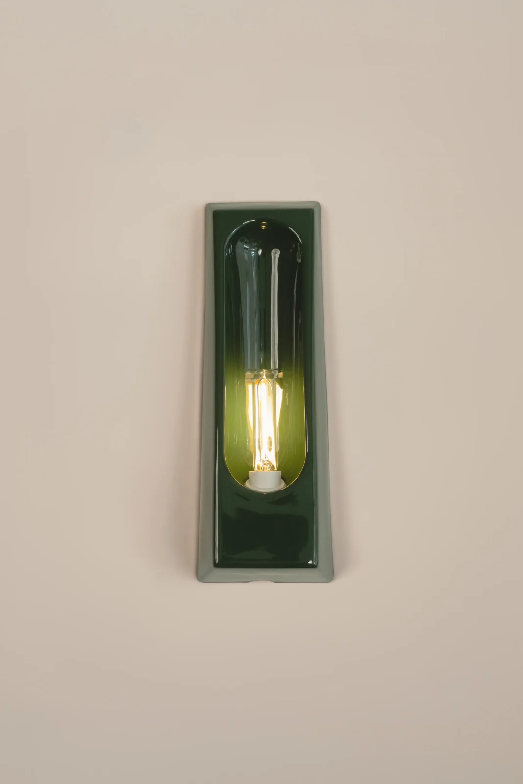 Alcove European Wall Sconce In Glazed Ceramic — 18