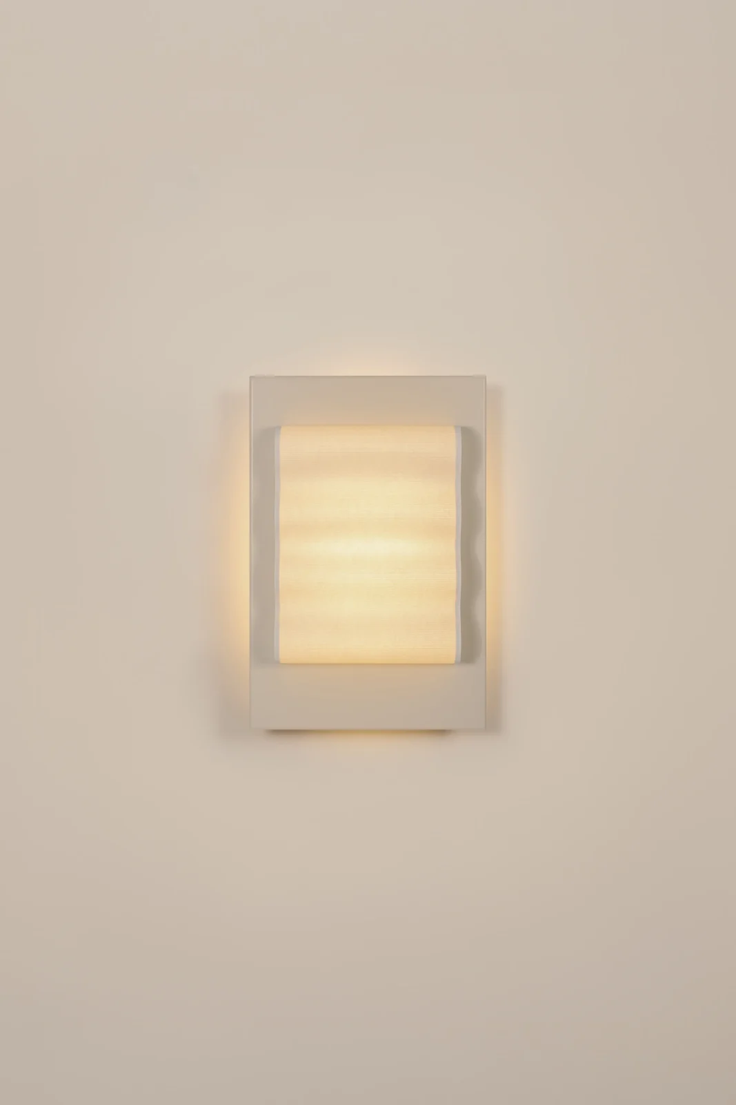 Frame S European Wall Sconce in Paper and Steel — 2