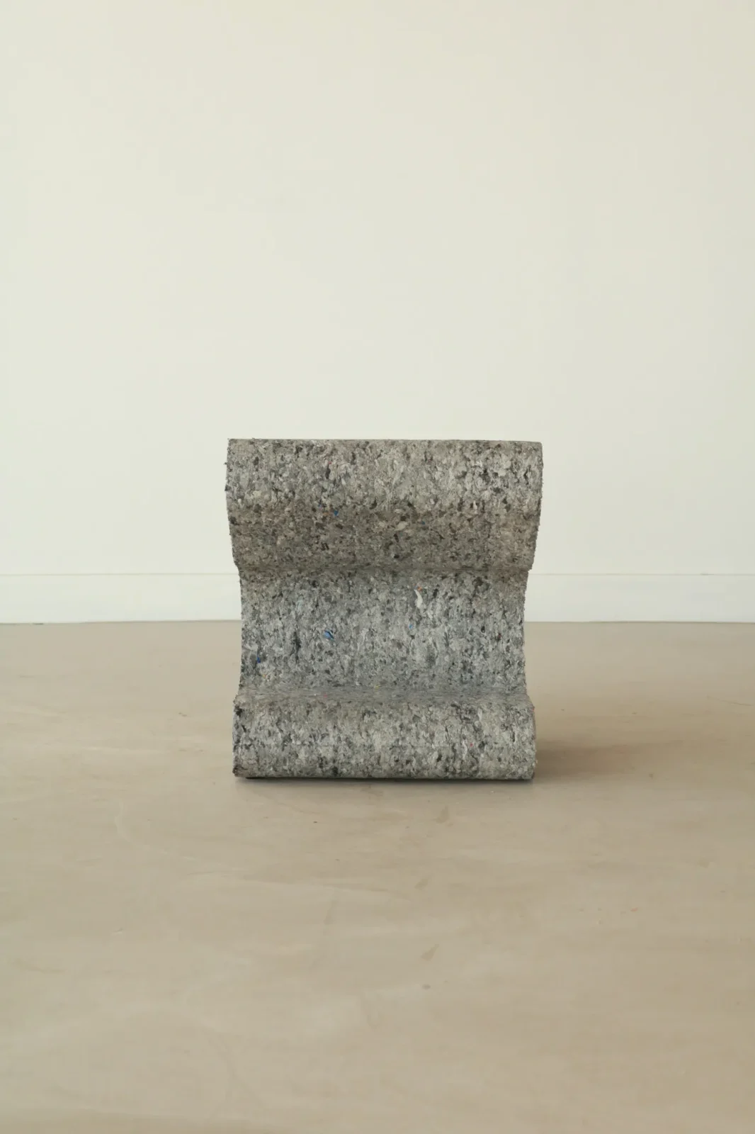 T15 Stool — 3