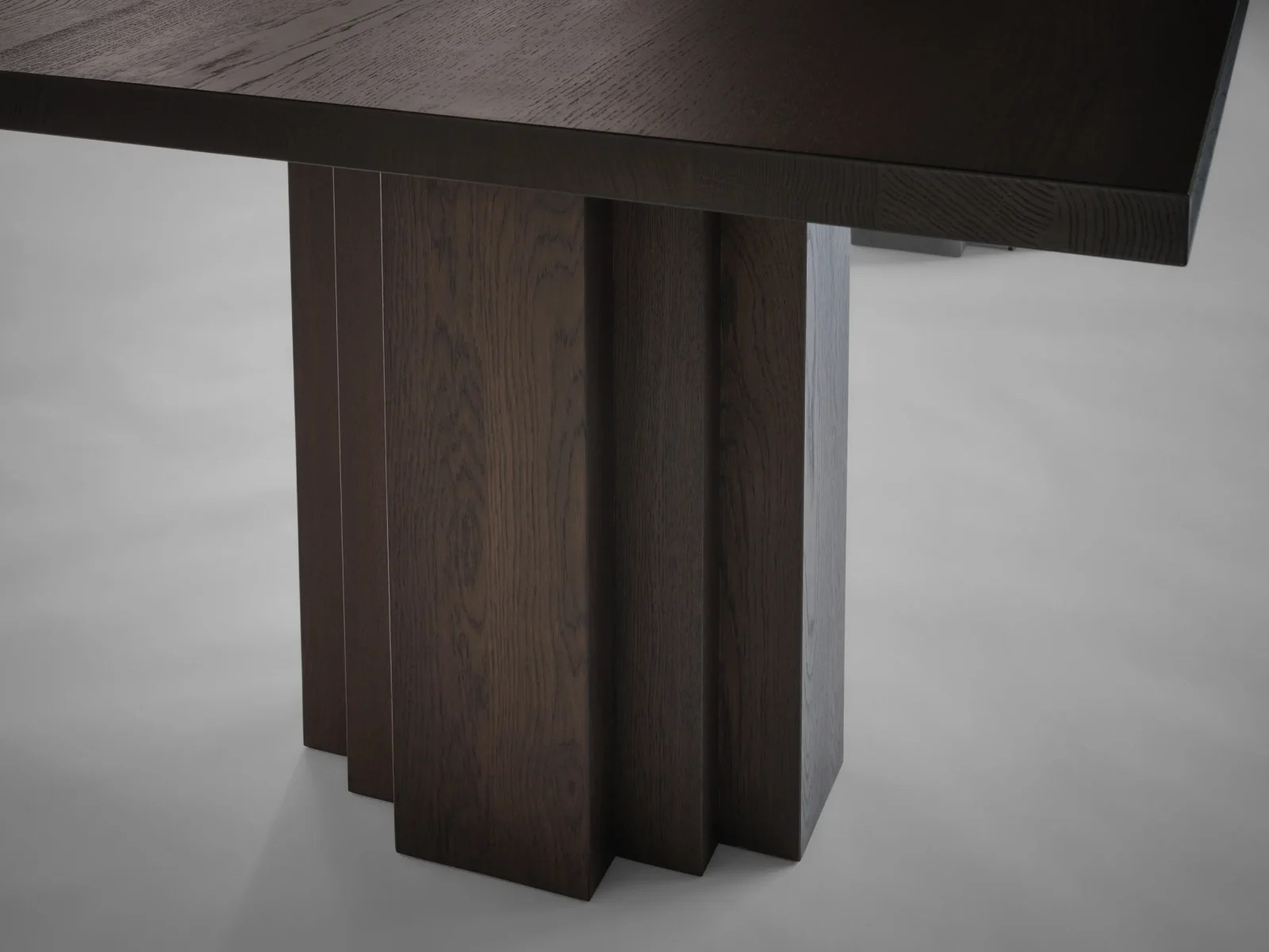Brut Table — 4