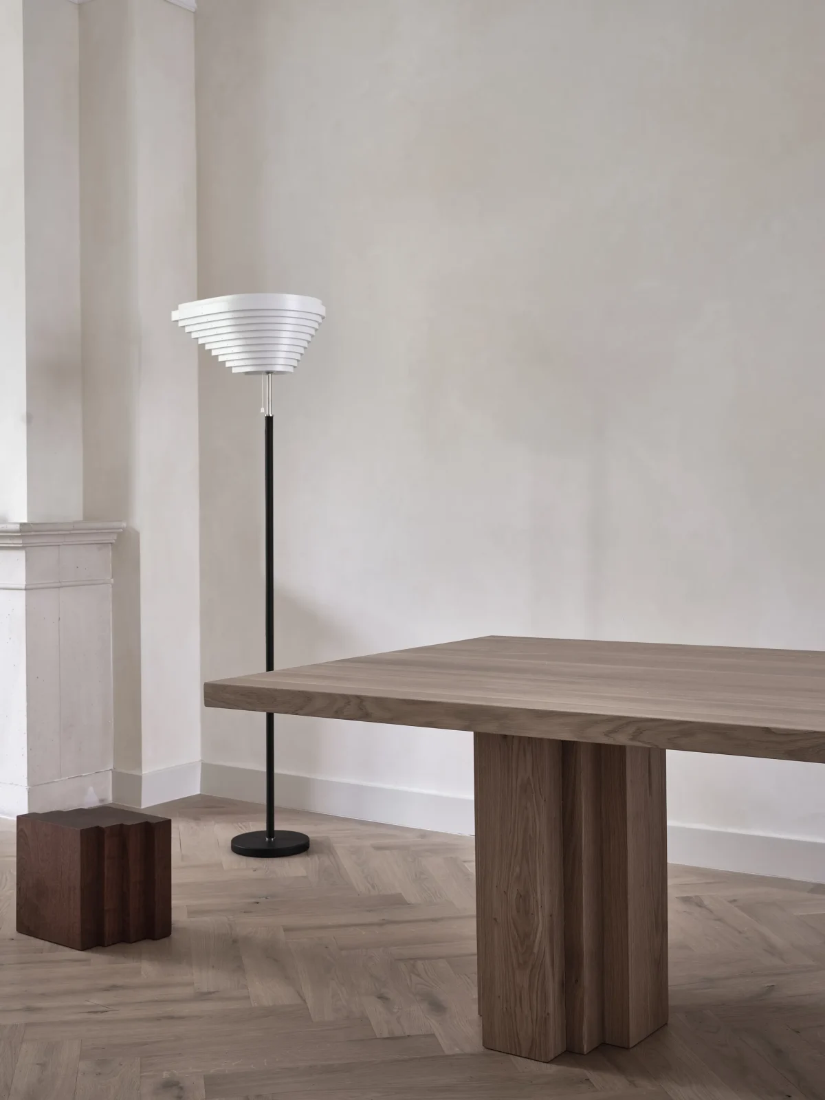 Brut Table — 9