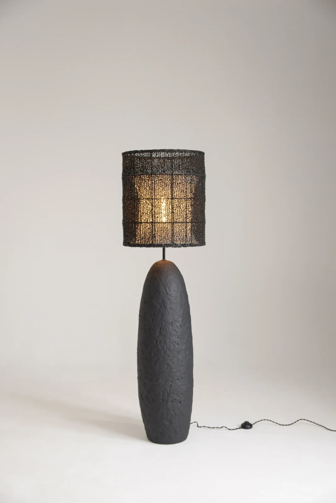 Ember Floor Lamp in Biocomposite and Raffia — 4