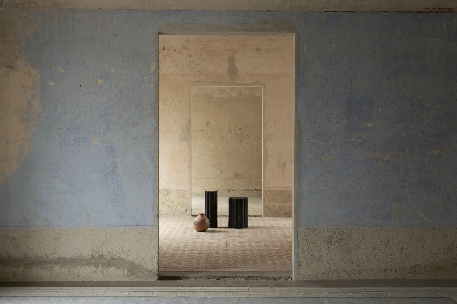 Loto Roca Side Table — 6