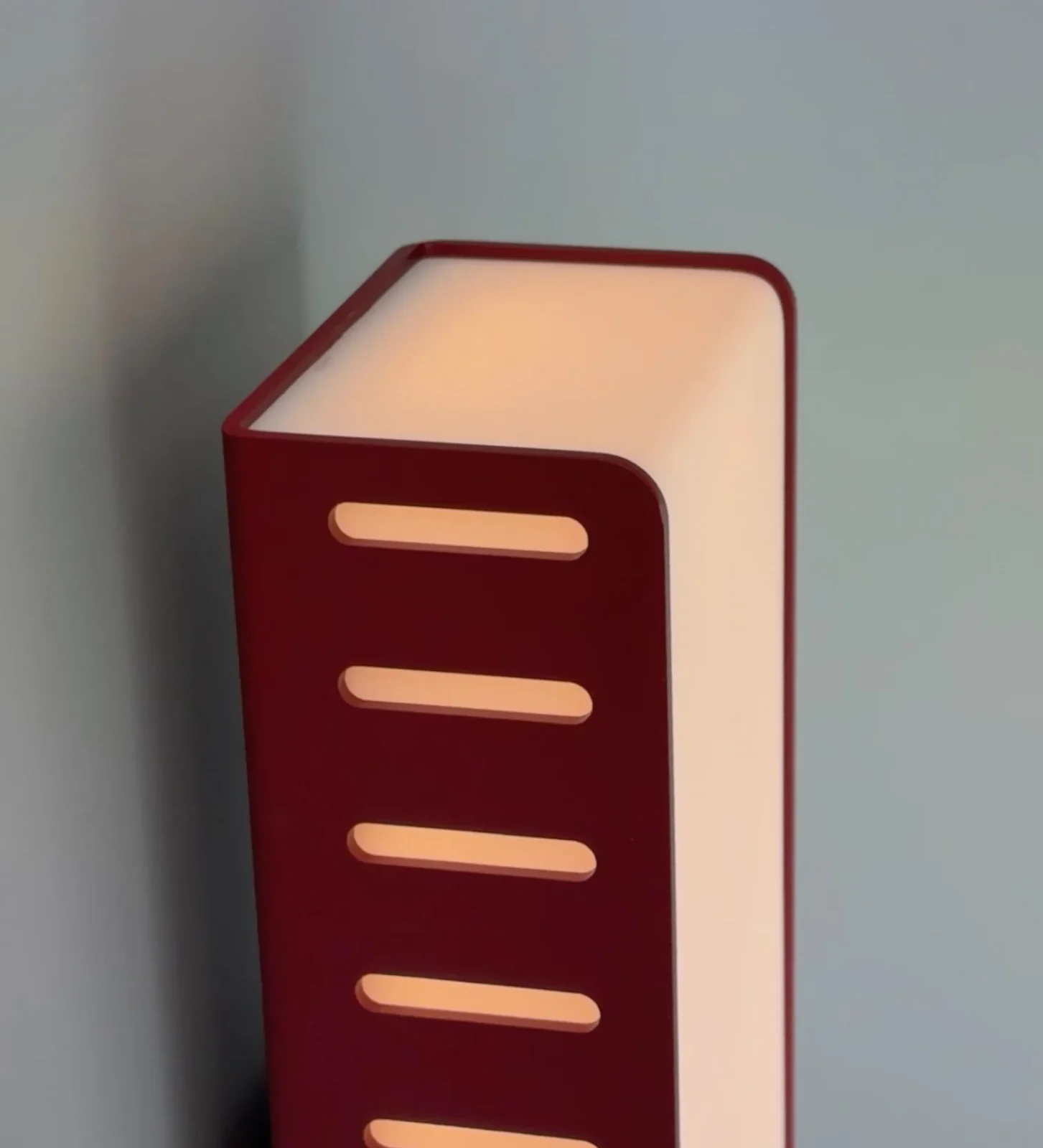 Slotted Table Lamp in Acrylic and Metal — 5