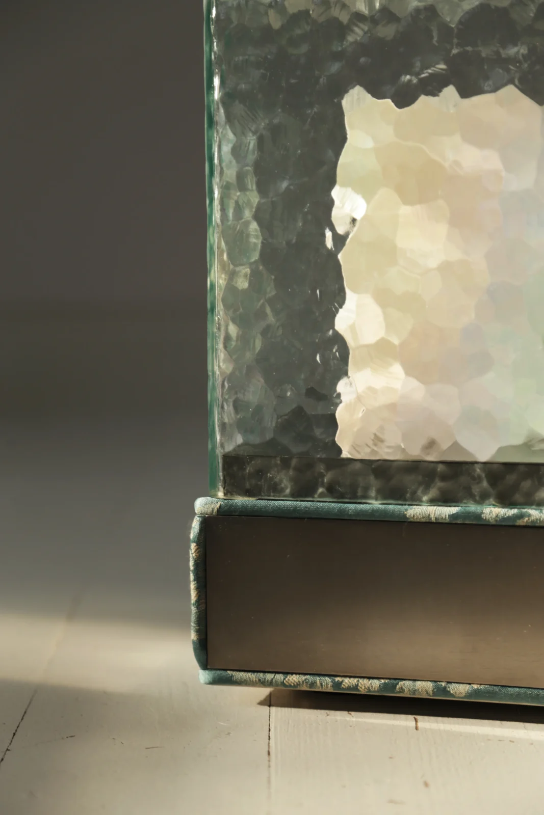 In Between Table Lamp in Ornamental Glass — 3