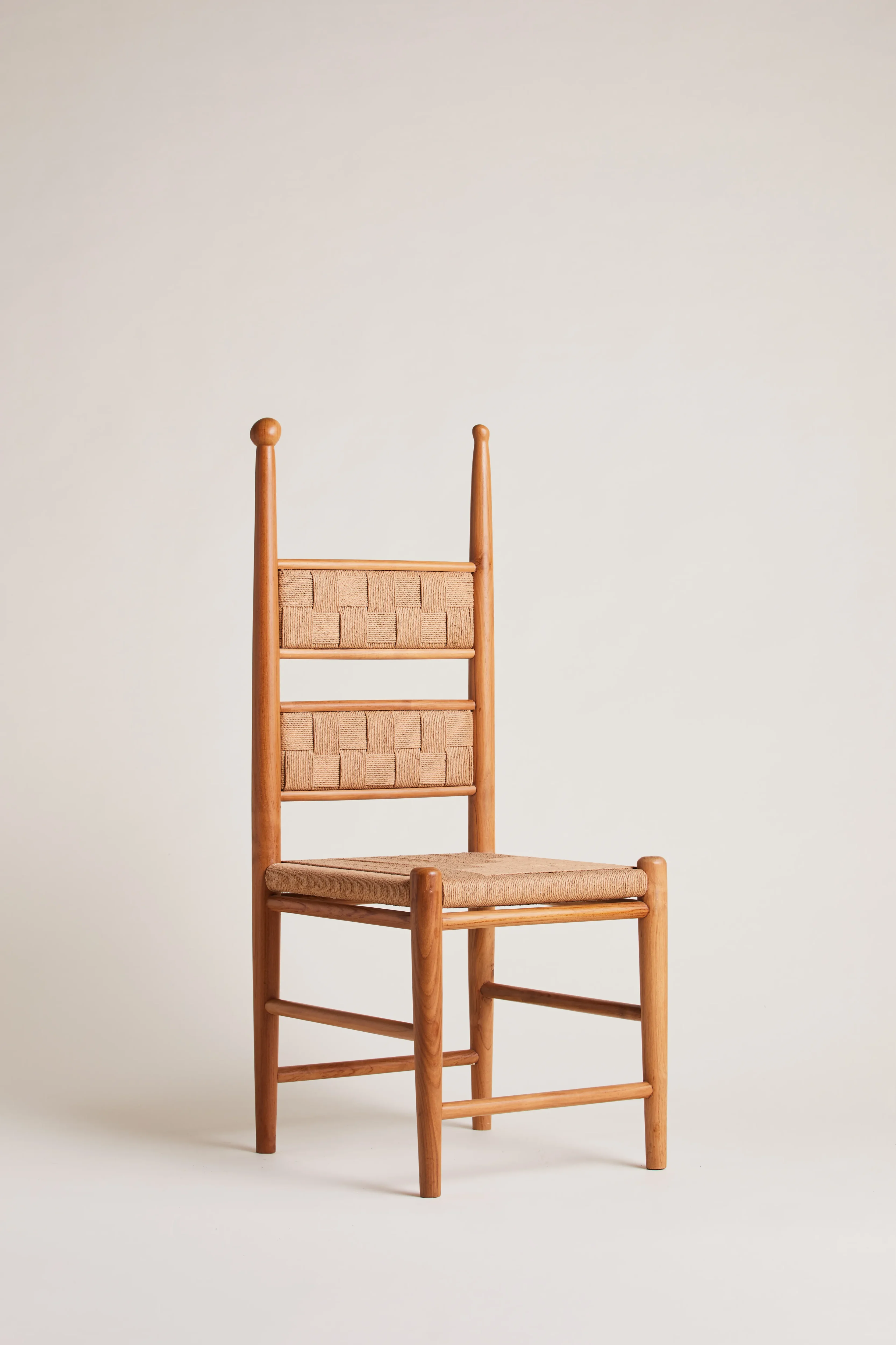 Pitufi dining chair in natural finish