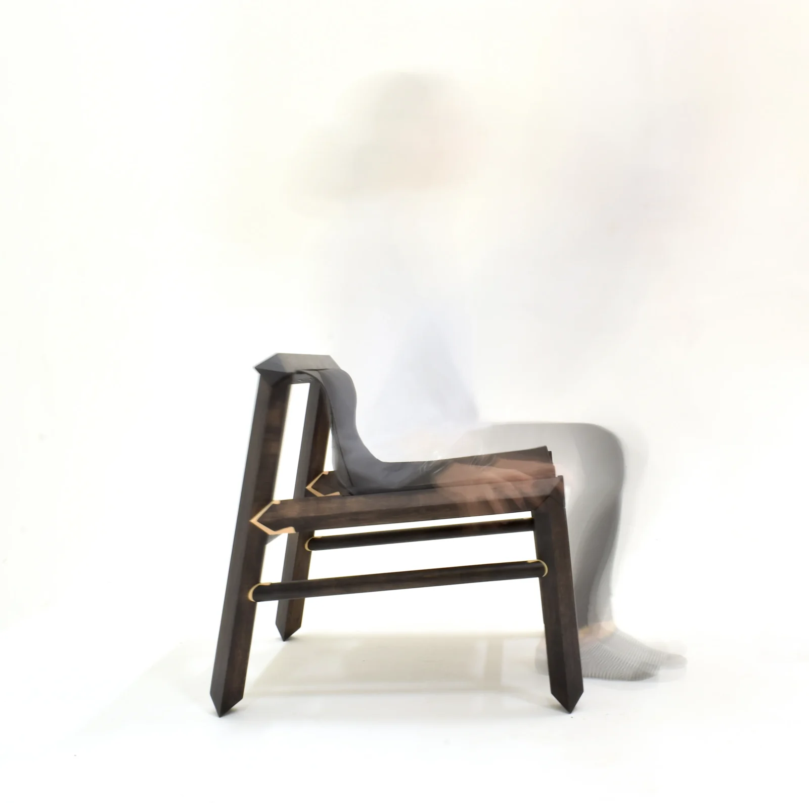 Black Lounge Chair - 1907 — 3