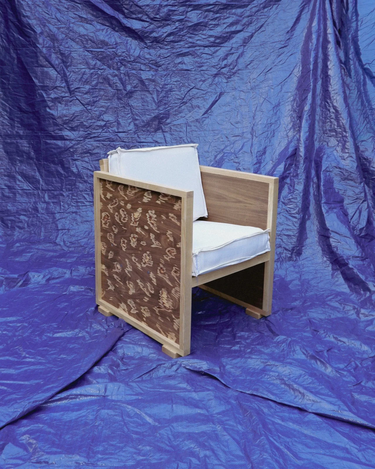 Acid Lounge Chair, Walnut And Ash. Flat Pack — 4