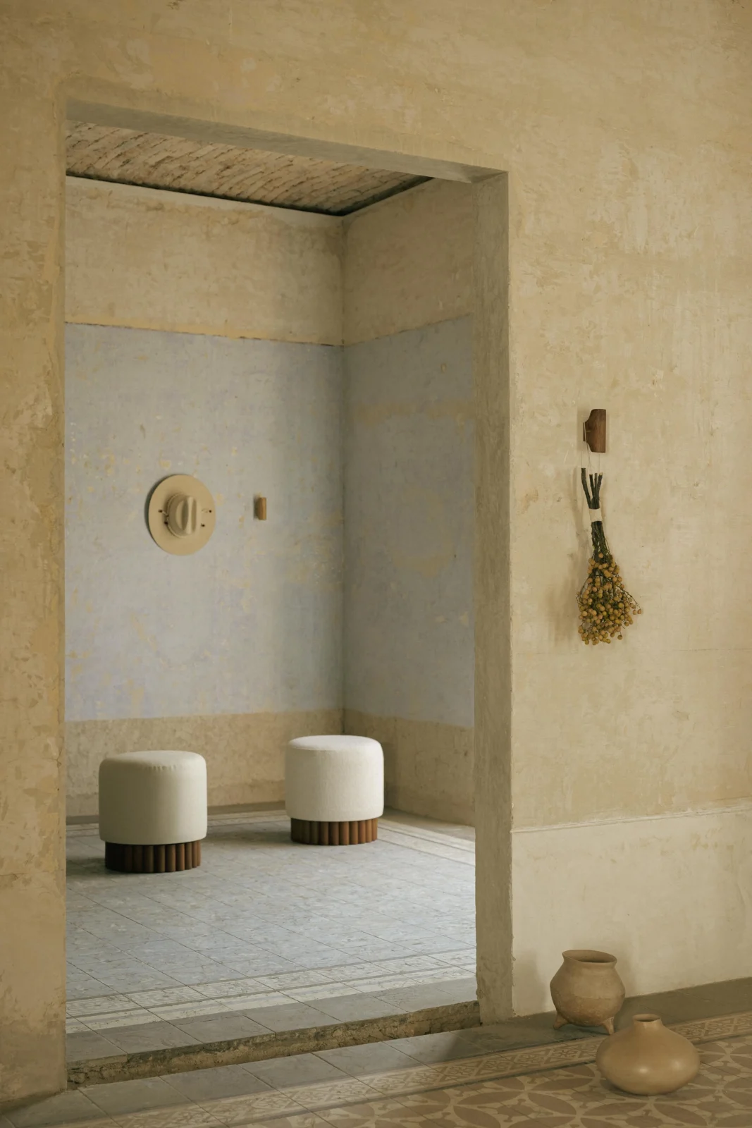 Loto Pouf In Linen — 10