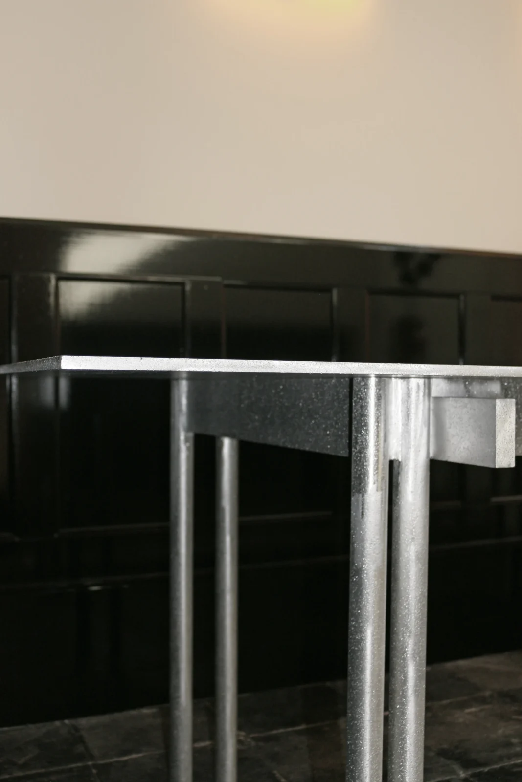 Onor Table — 3