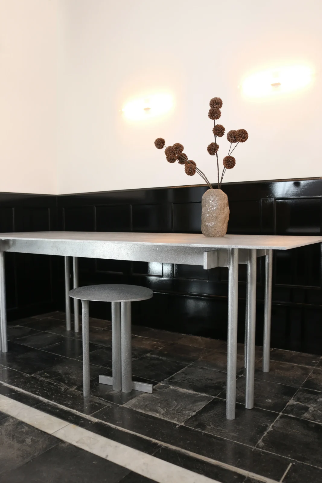 Onor Table — 9