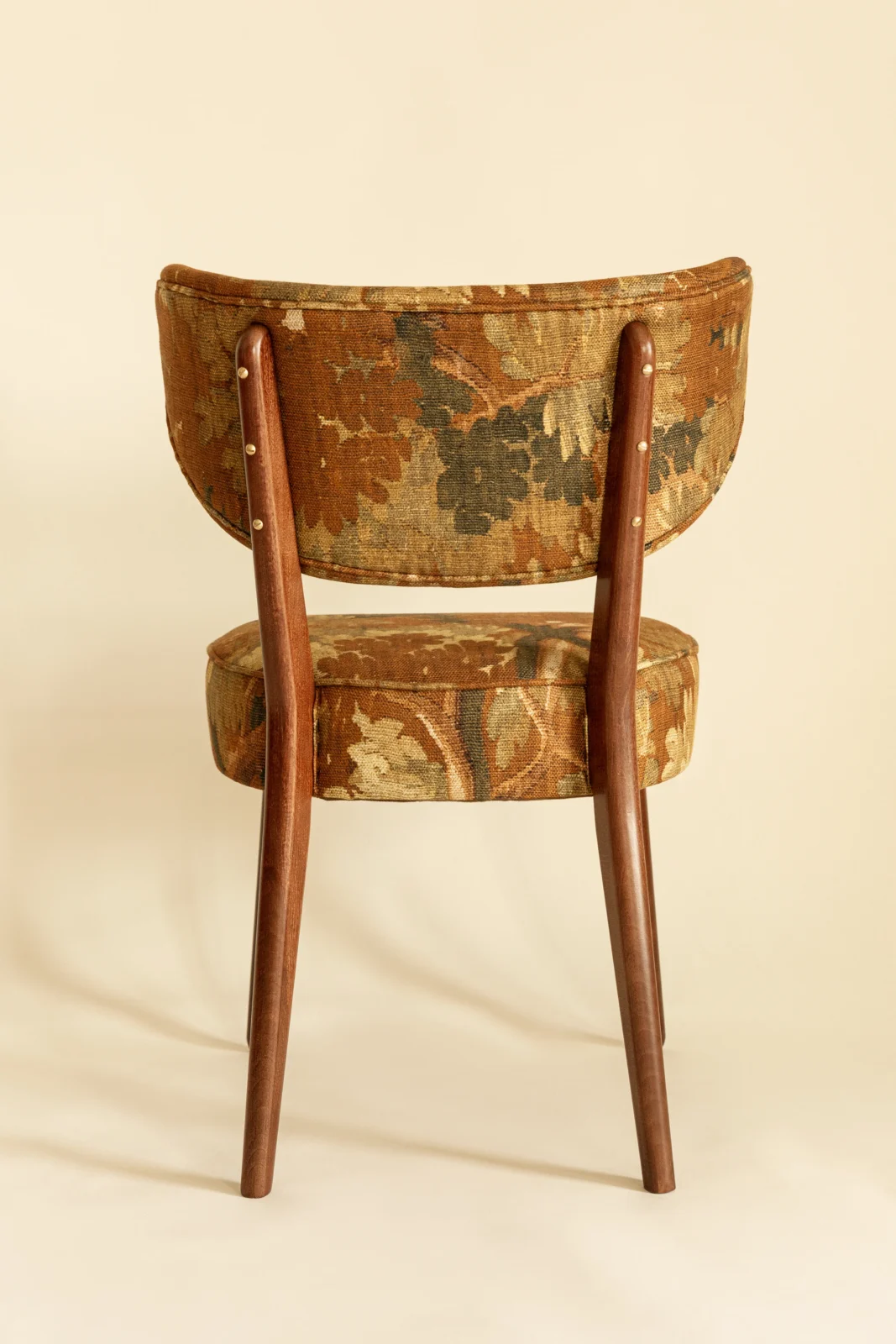 Vintola Dining Chair, Schwarzwald Linen - Dedar, Walnut Wood — 4
